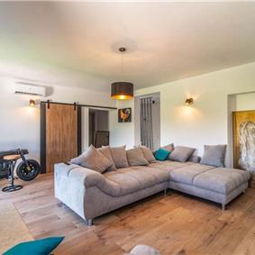 7 bedroom villa with pool in Svetvinčenat, sleeps 14